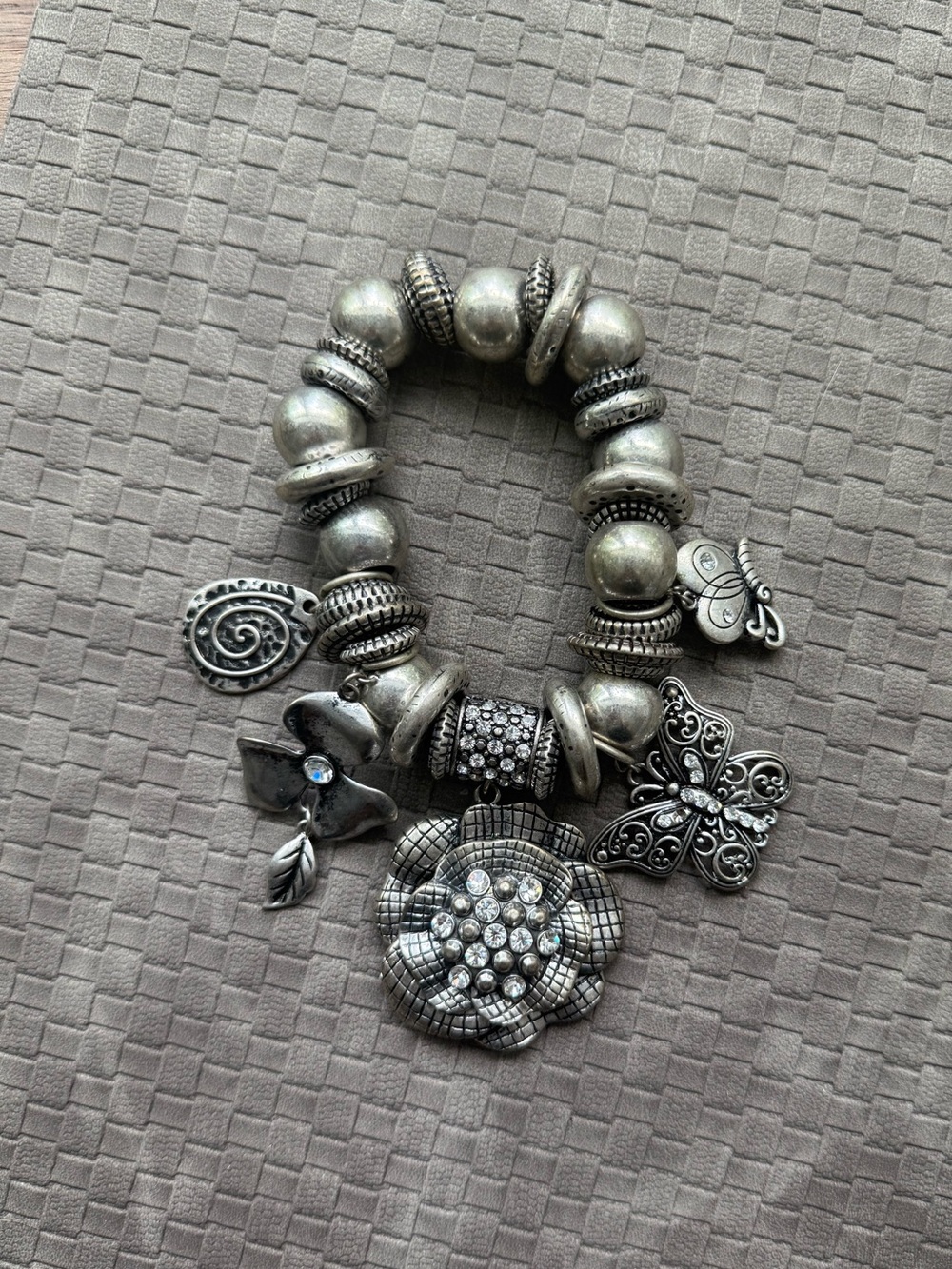 Silver Tone Chunky Floral butterfly bead Charm stretch Bracelet